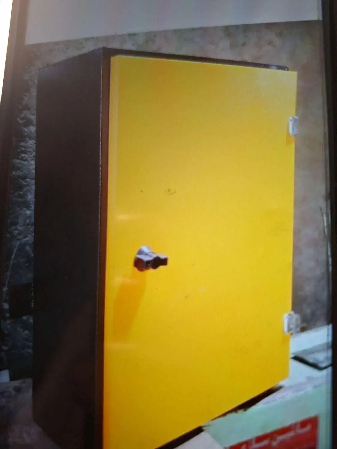 طراحی، مونتاژ و تعمیر تابلو برق صنعتی و ساختمانی|خدمات پیشه و مهارت|ابریشم, |دیوار