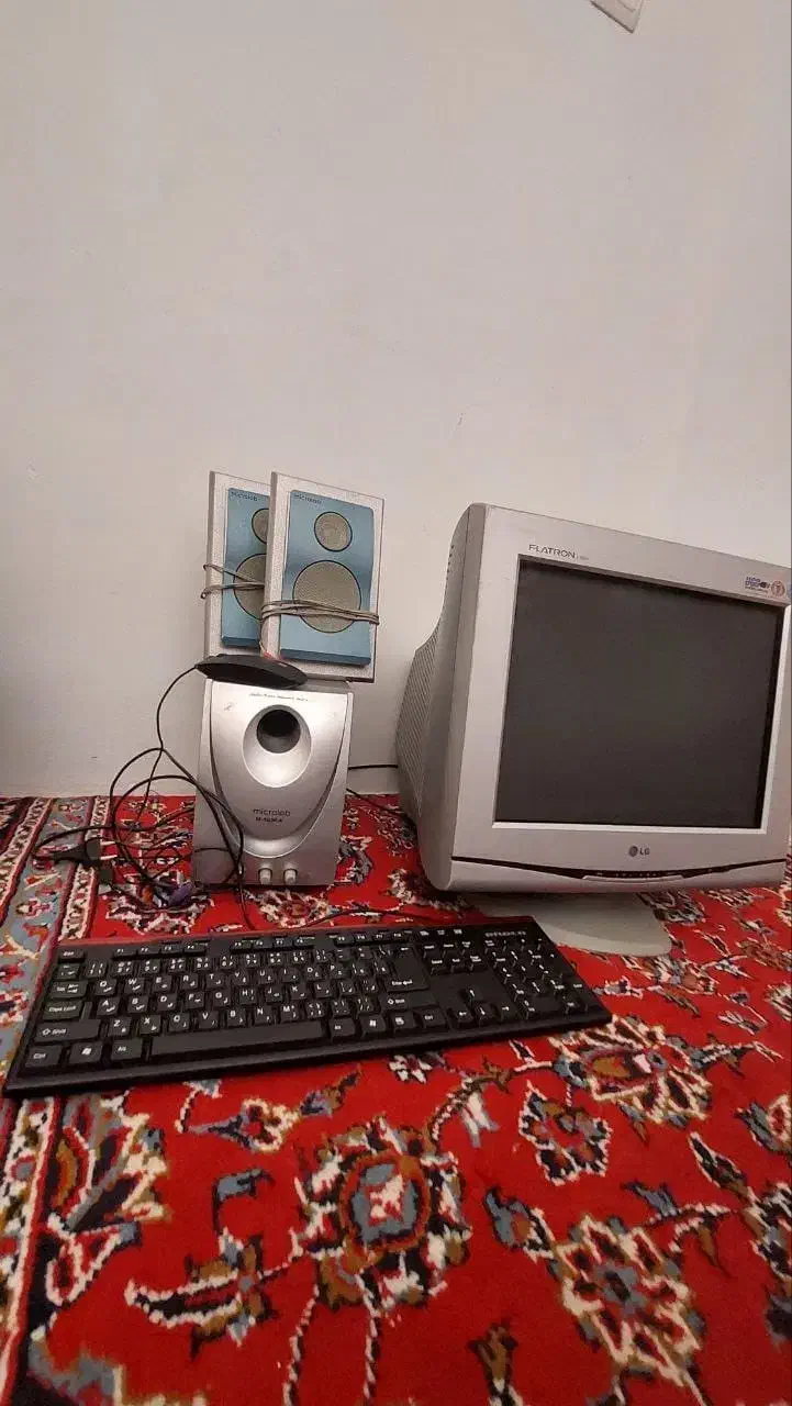 کامپیوتر|رایانه رومیزی|بروجرد, |دیوار