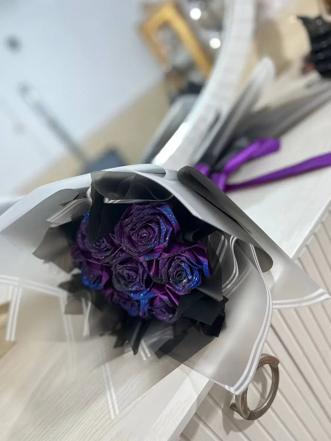 گل روز زن|گل مصنوعی|آبیک, |دیوار