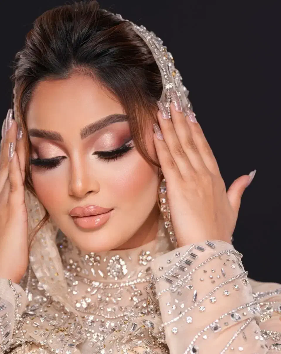 میکاپ و شنیون باهم ۷۵۰|خدمات آرایشگری و زیبایی|بروجرد, |دیوار