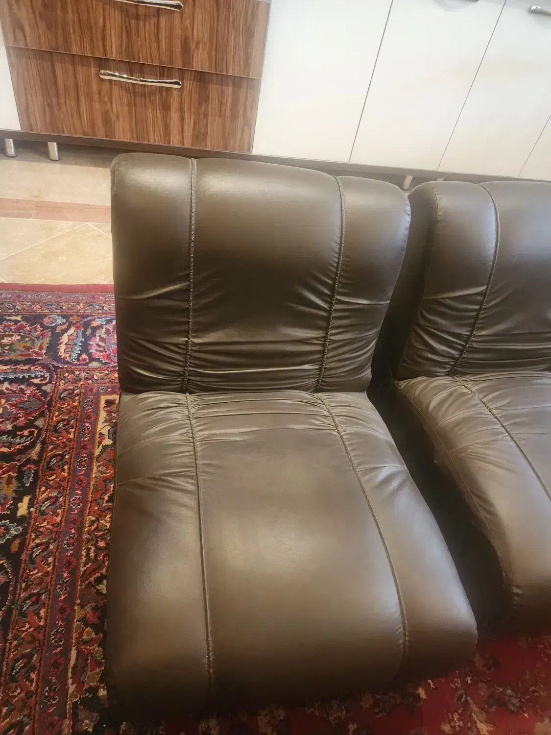 مبل چرم|مبلمان خانگی و میز عسلی|قم, سالاریه|دیوار