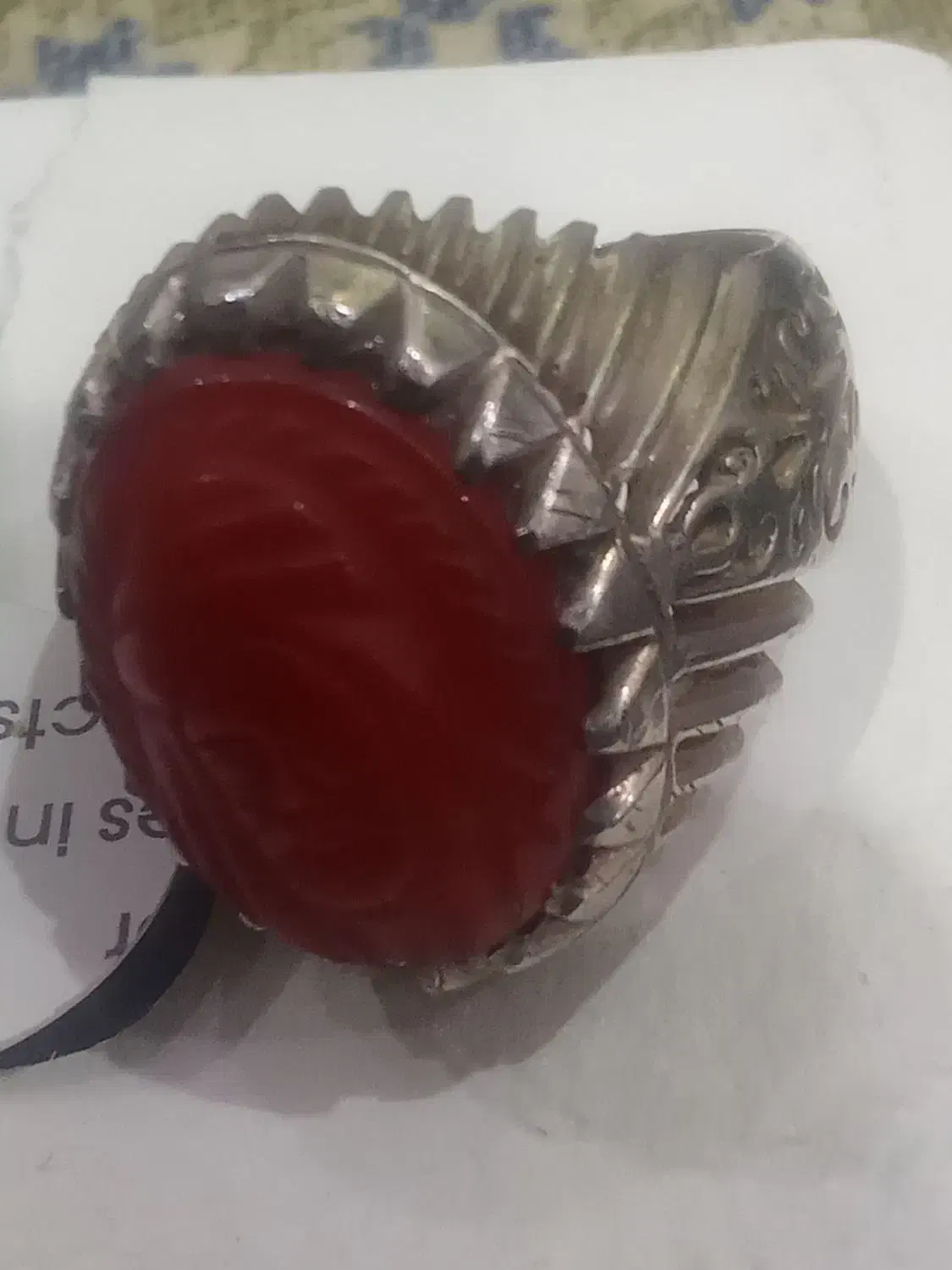 انگشترشمایل|کلکسیون اشیاء عتیقه|تهران, باغ خزانه|دیوار