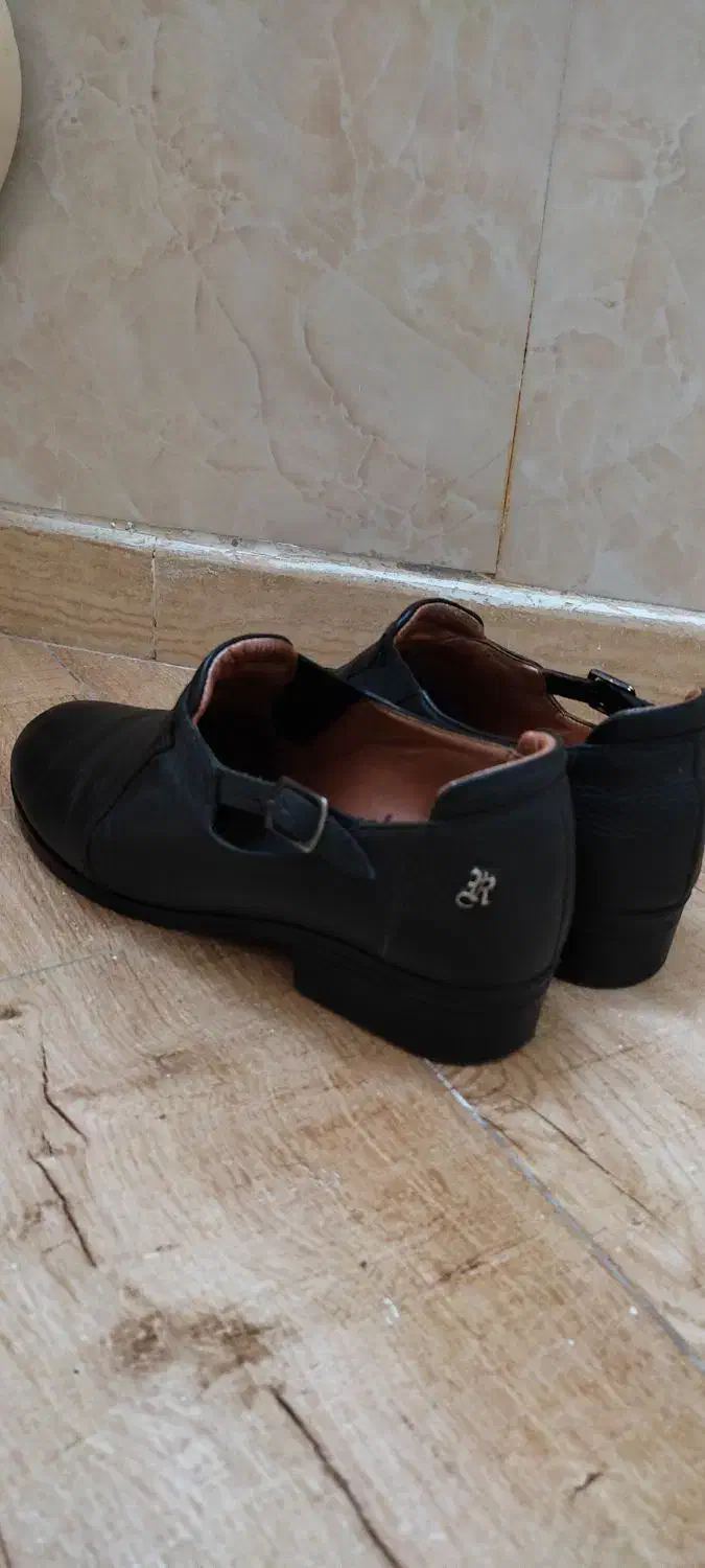 کفش  چرم  اصل   گاوی|کیف، کفش، کمربند|بهارستان, |دیوار