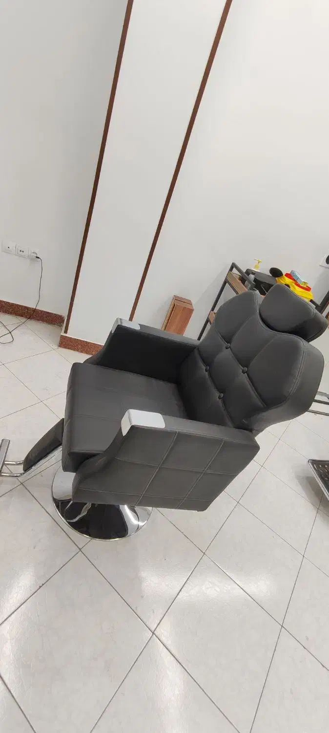 صندلی جکی وی آی پی|آرایشگاه و سالن‌های زیبایی|هشتگرد, شهرک بعثت|دیوار