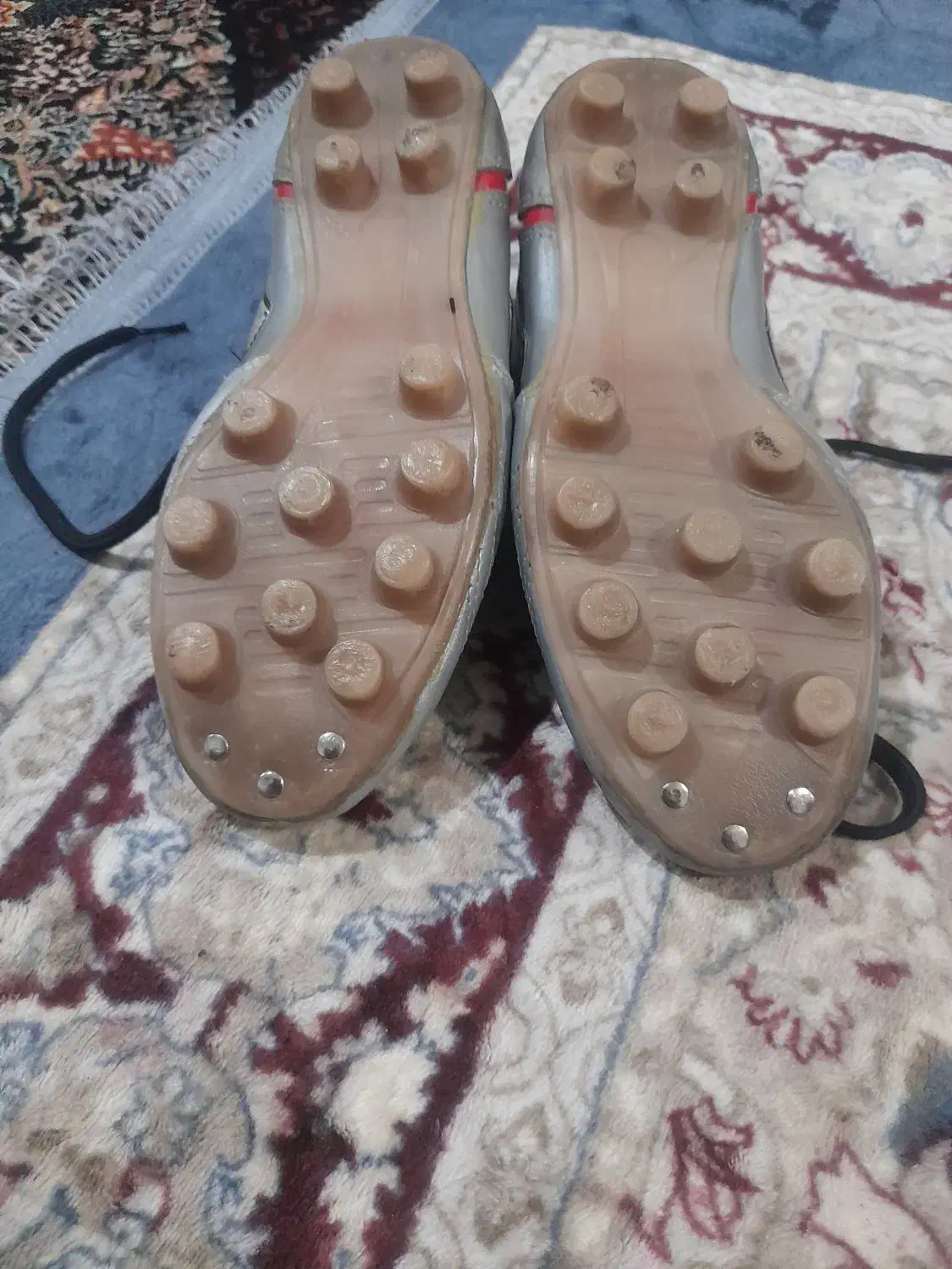 یک جفت کفش چمن|کیف، کفش، کمربند|کرمان, |دیوار