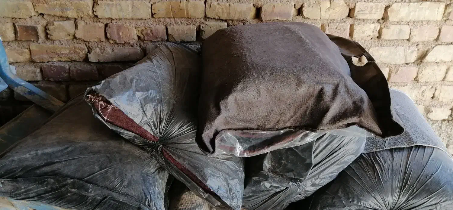 پشتی|پشتی|خمینی‌شهر, |دیوار