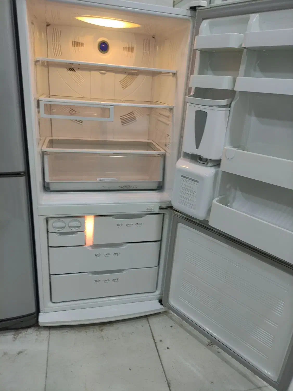 یخچال اسنوا و سامسونگ جفتشم سی فوت بدون برفک|یخچال و فریزر|قم, ولیعصر|دیوار