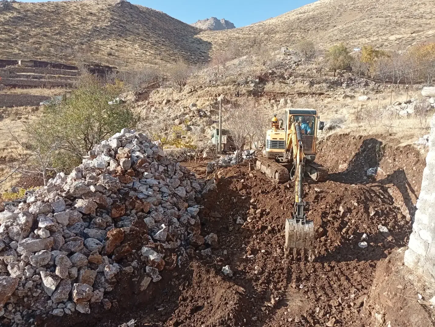 مینی بیل هیوندا زنجیرژ|یخچال و فریزر|جوانرود, |دیوار