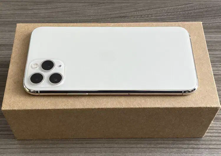 iphone 11 pro 256|موبایل|شیراز, شهرک مفتح|دیوار