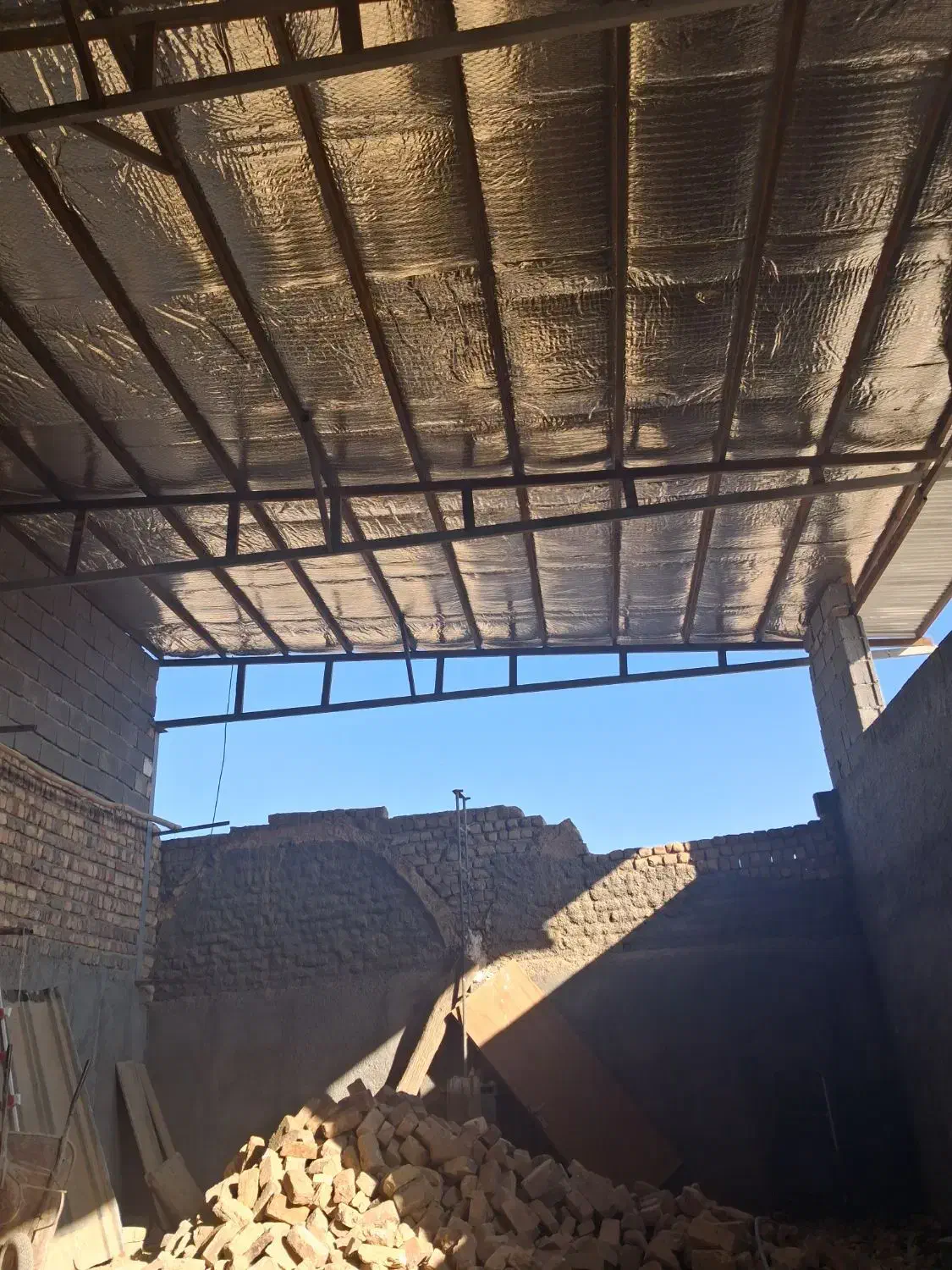 سوله نیمه کاره فروشی|فروش دفتر صنعتی، کشاورزی، تجاری|ساوه, |دیوار