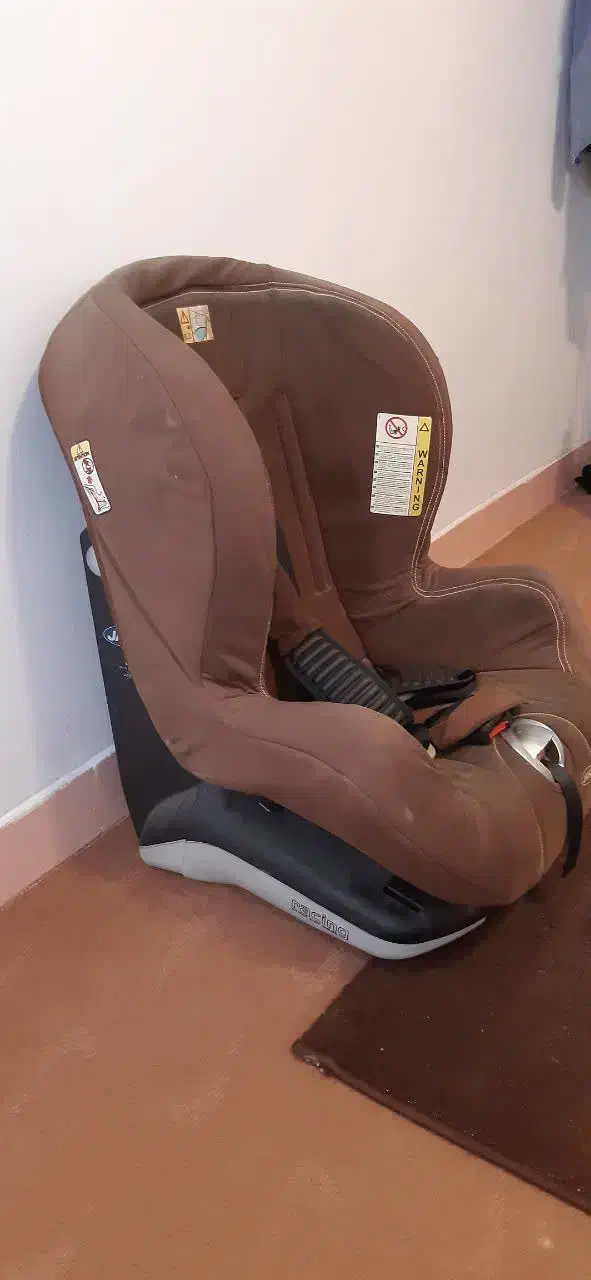 صندلی ماشین کودک|تخت و صندلی بچه|بروجرد, |دیوار