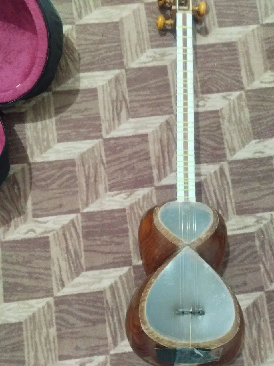 تار کیان|سازهای سنتی|ارومیه, |دیوار