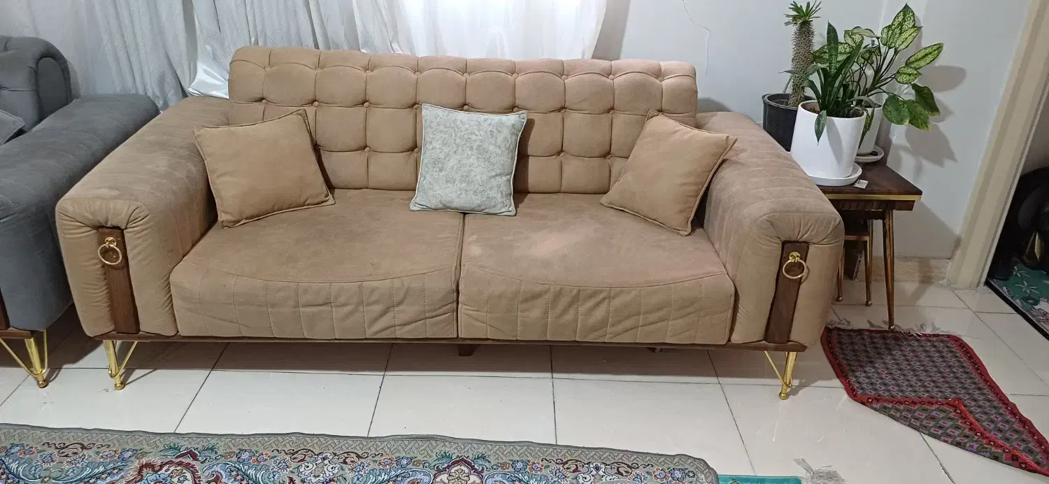 مبل هشت نفره همراه میرعسلی و جلومبلی|مبلمان خانگی و میز عسلی|گلستان (تهران), |دیوار