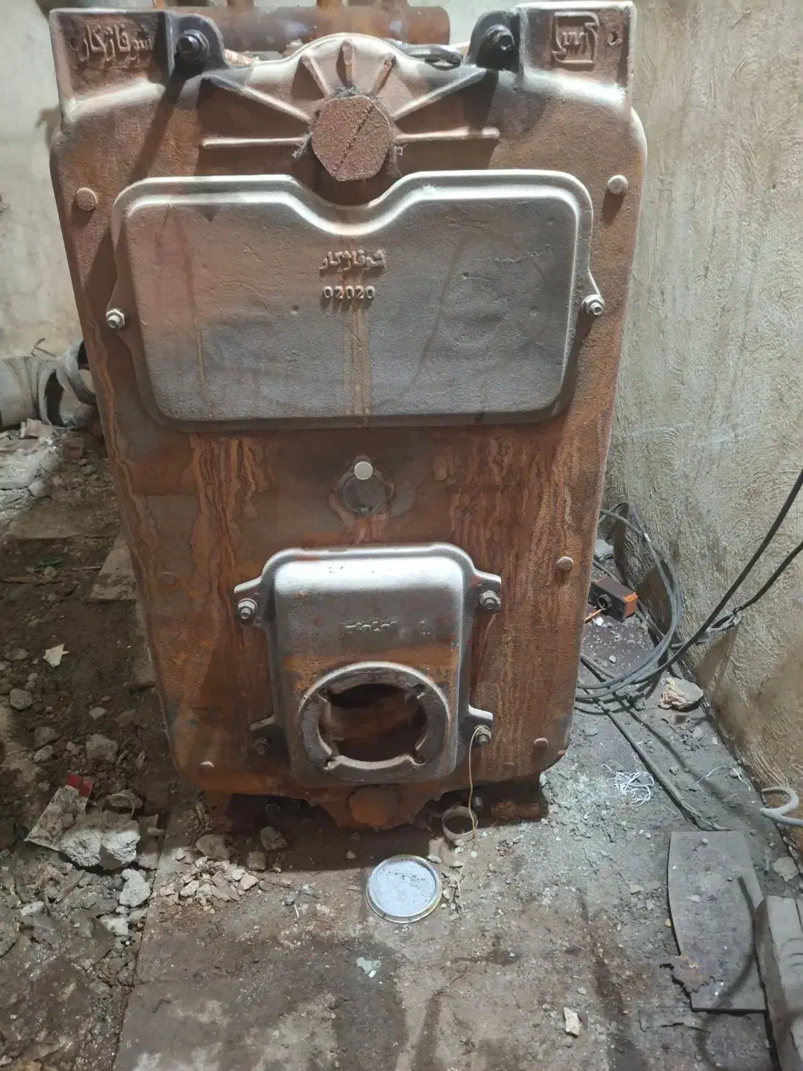 دیگ چدنی ۱۱ پره سولار ۴۰۰|آبگرمکن، پکیج، شوفاژ|تهران, نجات اللهی|دیوار