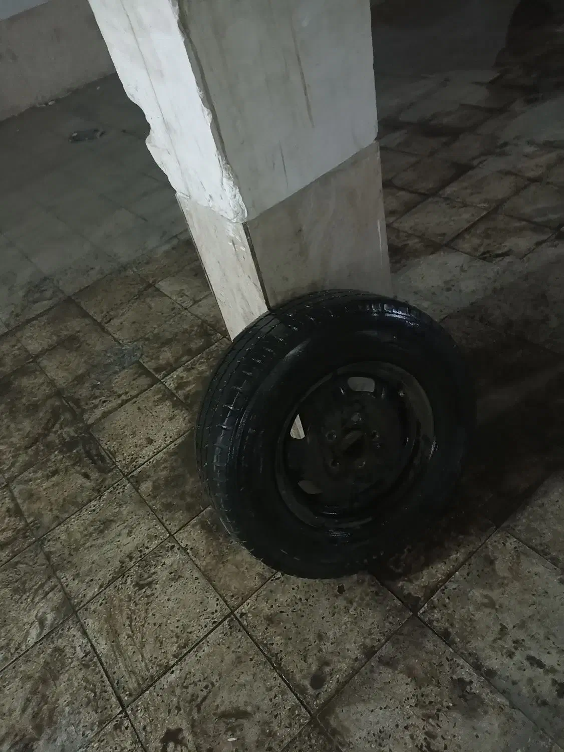 ون دلیکا/مزدا وانت/لاستیک|قطعات یدکی و لوازم جانبی|بهارستان, |دیوار