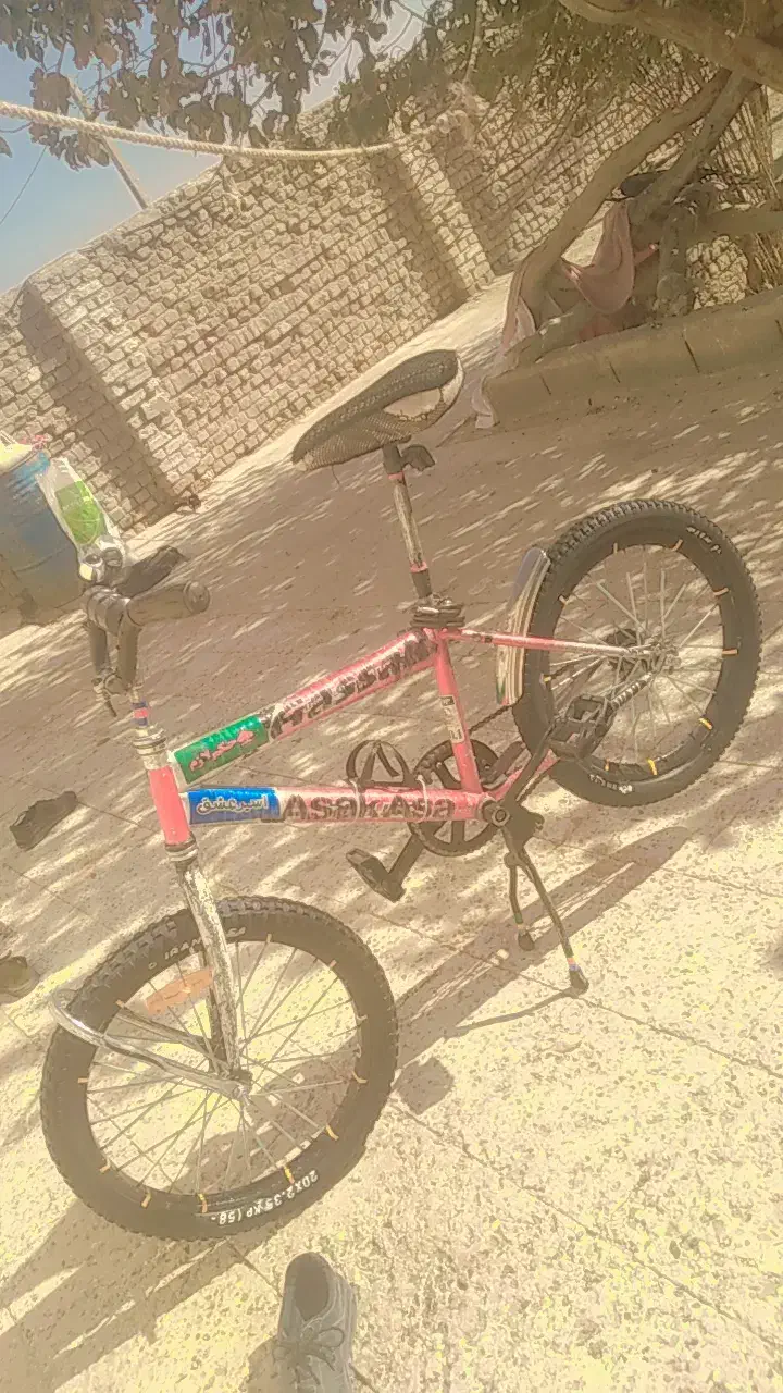 دوچرخه 20|دوچرخه، اسکیت، اسکوتر|نیمروز, |دیوار