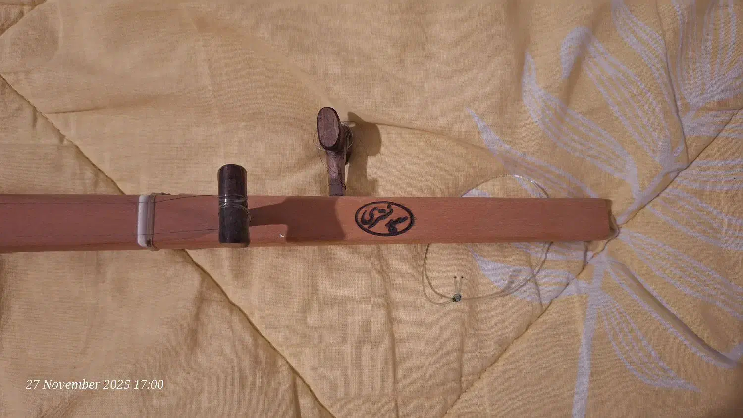 دوتار خراسان جنوبی همراه با کاور|سازهای سنتی|مشهد, کوشش|دیوار