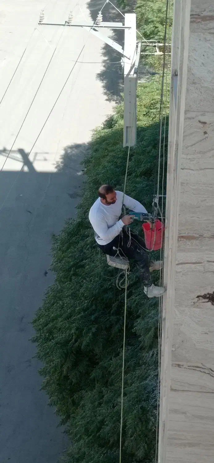 پیچ رولپلاک نما شستشو نصب توری راپل بدون داربست|خدمات پیشه و مهارت|خرمآباد, |دیوار