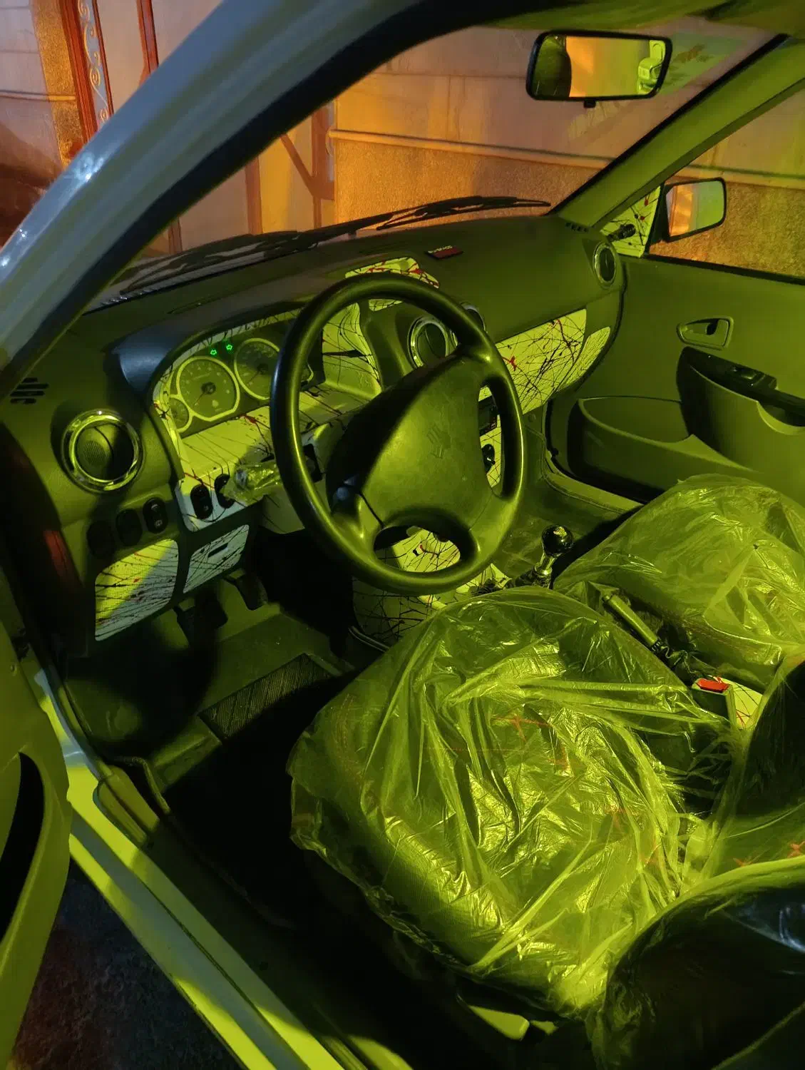 هاچبک ۱۱۱|خودرو سواری و وانت|میانه, |دیوار