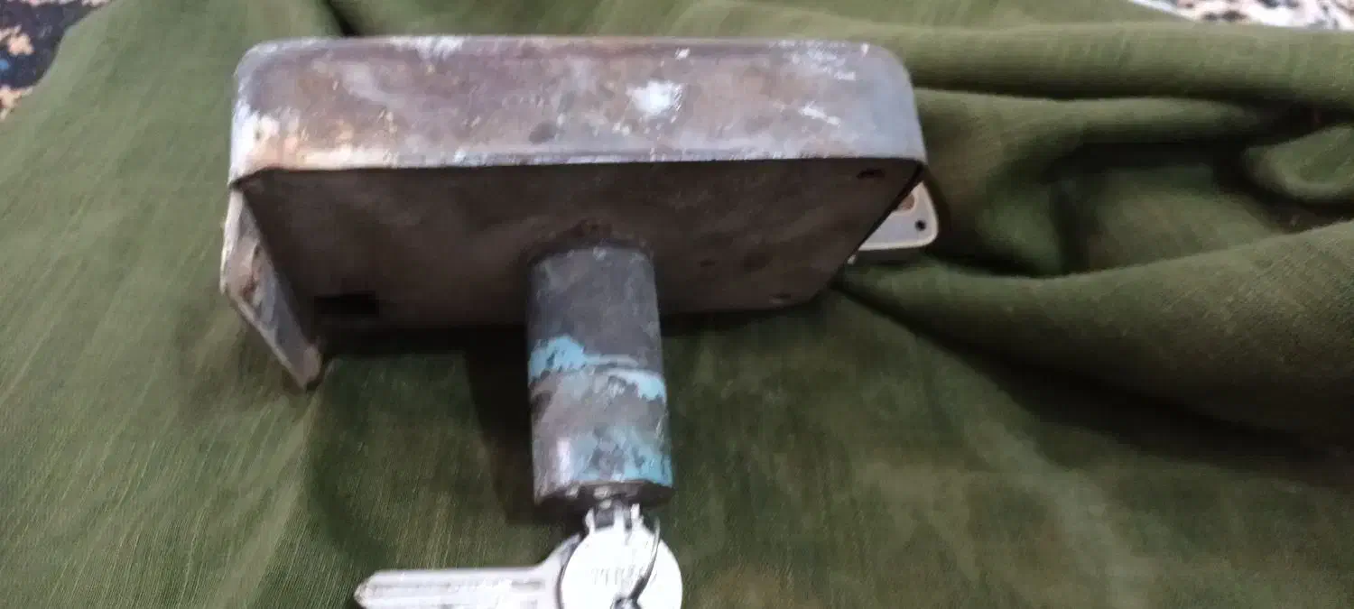 قفل در حیاط|ابزارآلات|خرمشهر, |دیوار