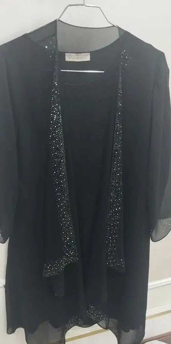 سارافون مجلسی|لباس|بروجرد, |دیوار