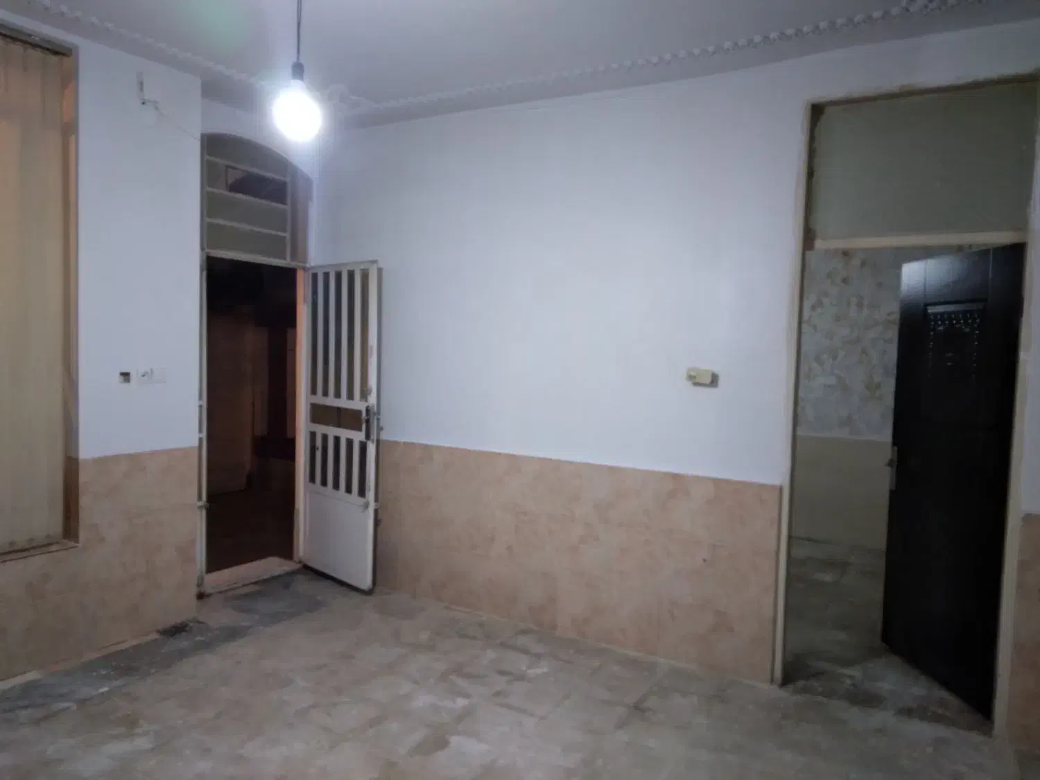 رهن|اجارهٔ خانه و ویلا|شیراز, کوشک میدان|دیوار