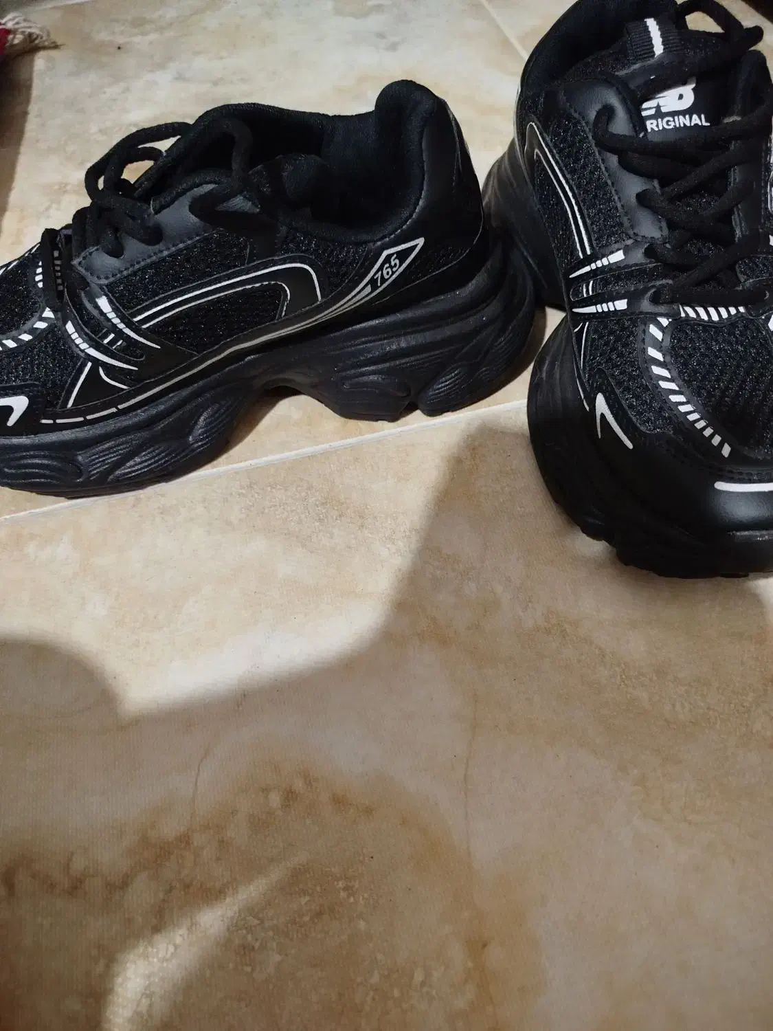 فروش کتونی نو|کیف، کفش، کمربند|چاف و چمخاله, |دیوار