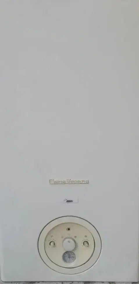 پکیج استوک|آبگرمکن، پکیج، شوفاژ|پرند, فاز ۱|دیوار