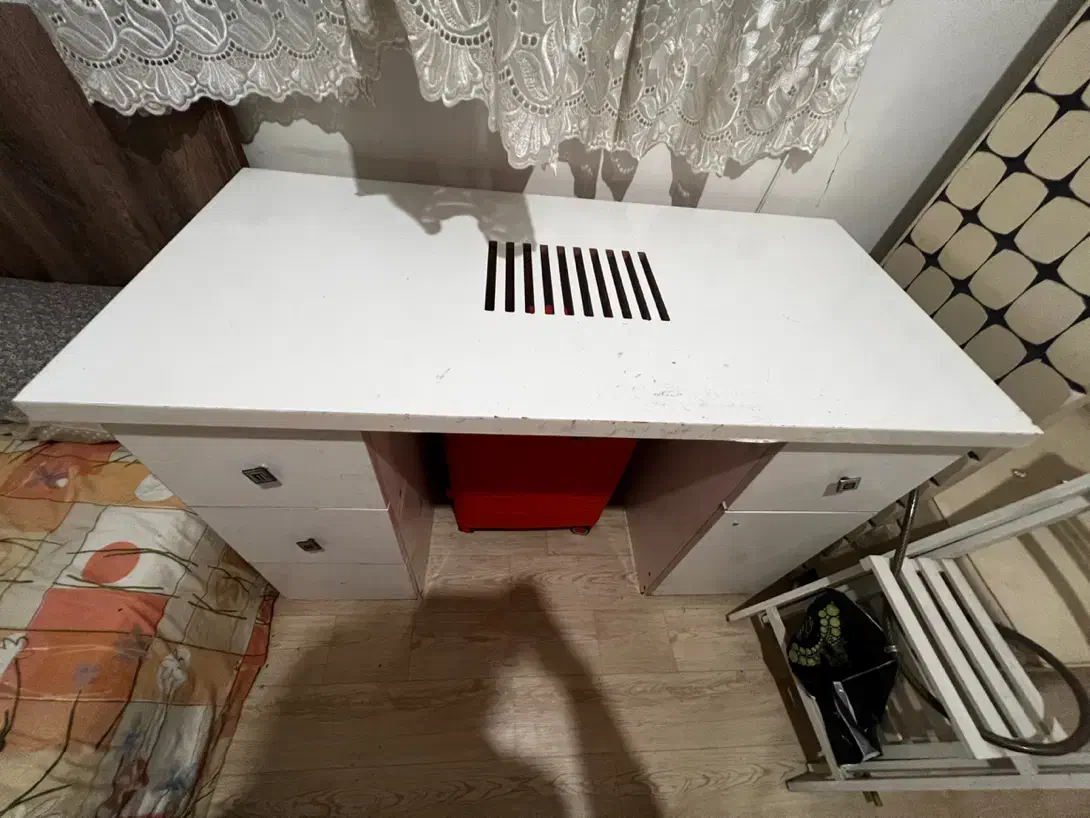 میز و ویترین سفید|میز تحریر و کامپیوتر|تهران, منیریه|دیوار
