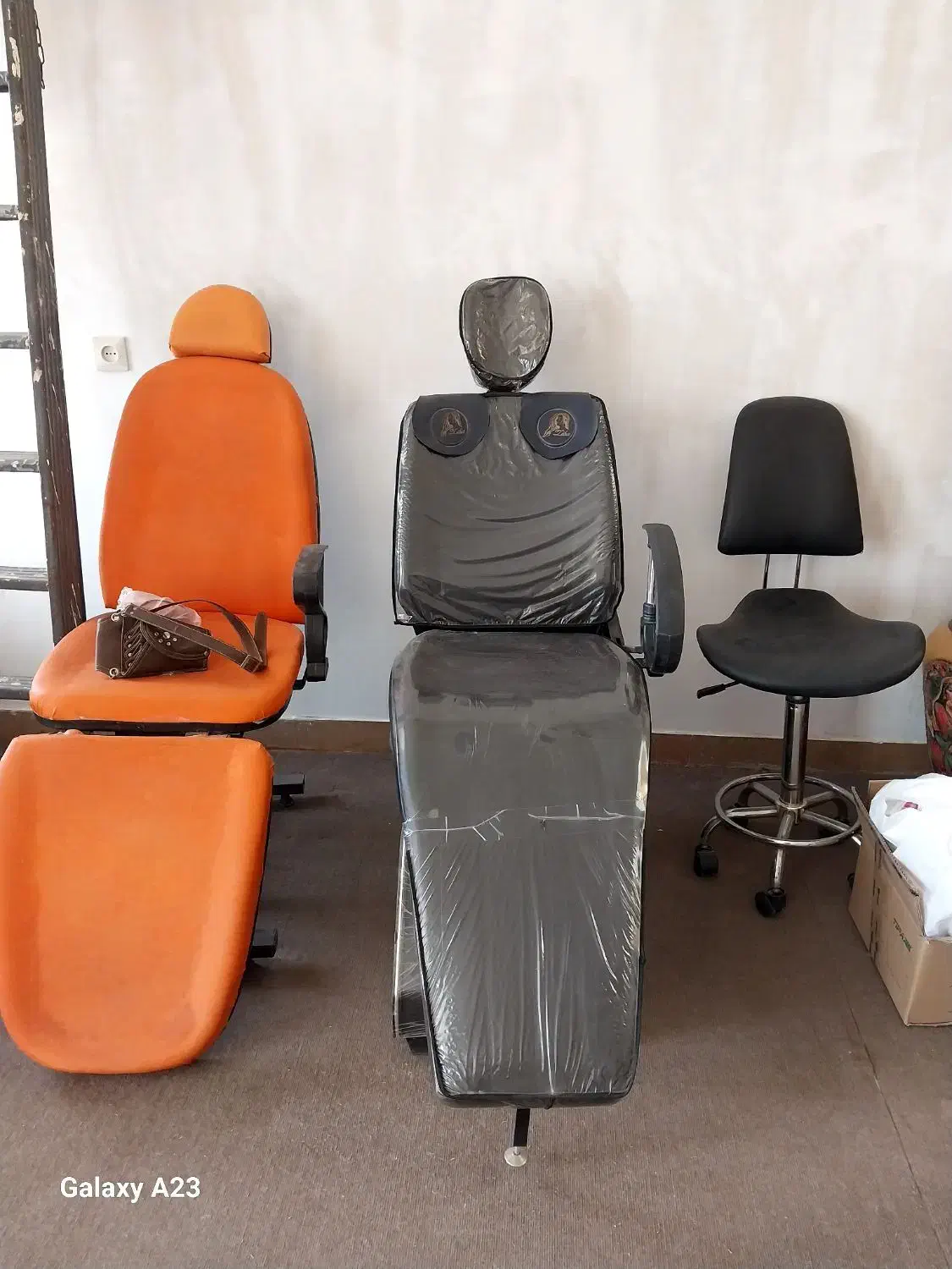 صندلی|آرایشگاه و سالنهای زیبایی|شیراز, غدیر شمالی|دیوار