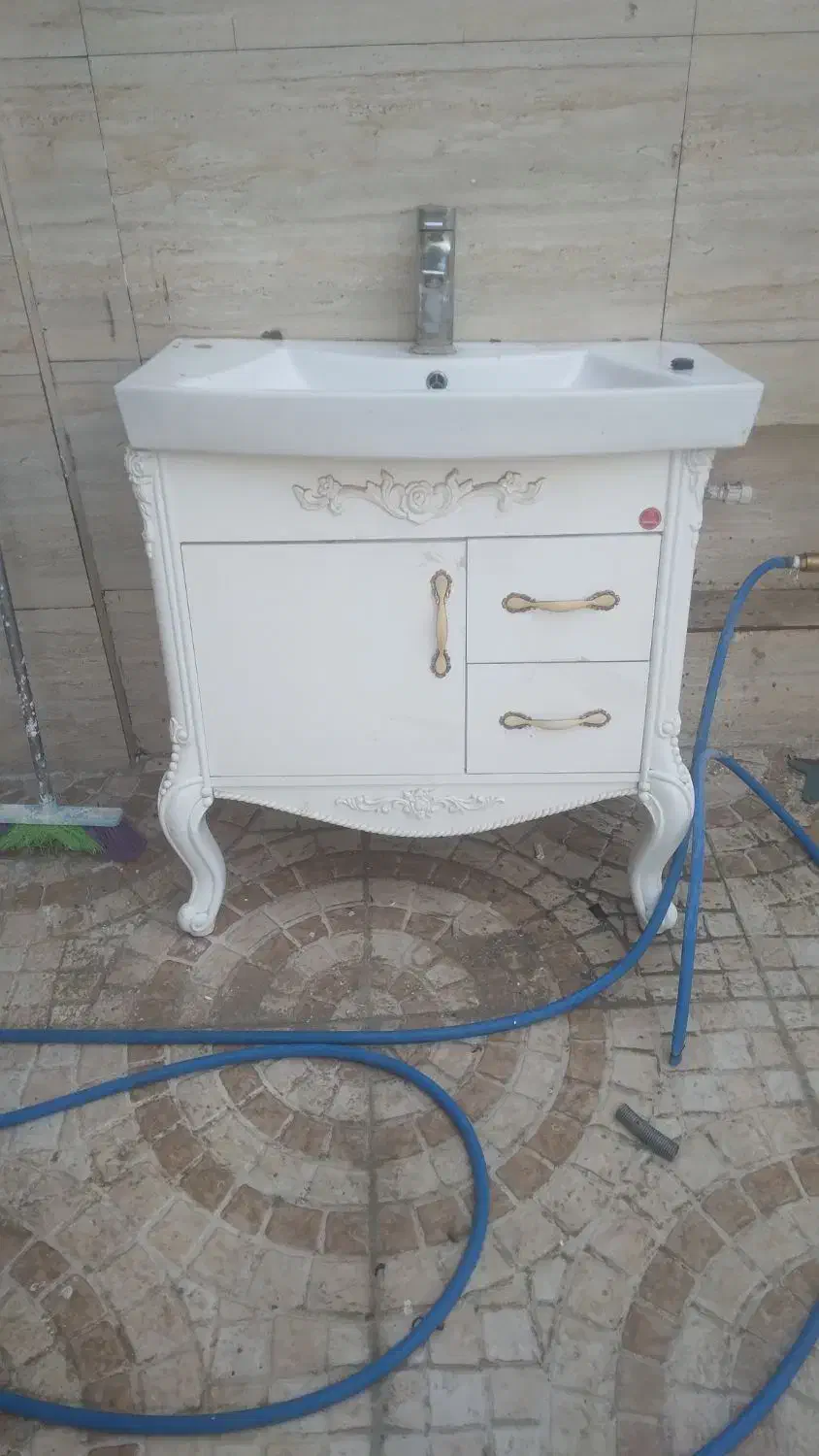 روشویی با شیر|لوازم سرویس بهداشتی|دیلم, |دیوار