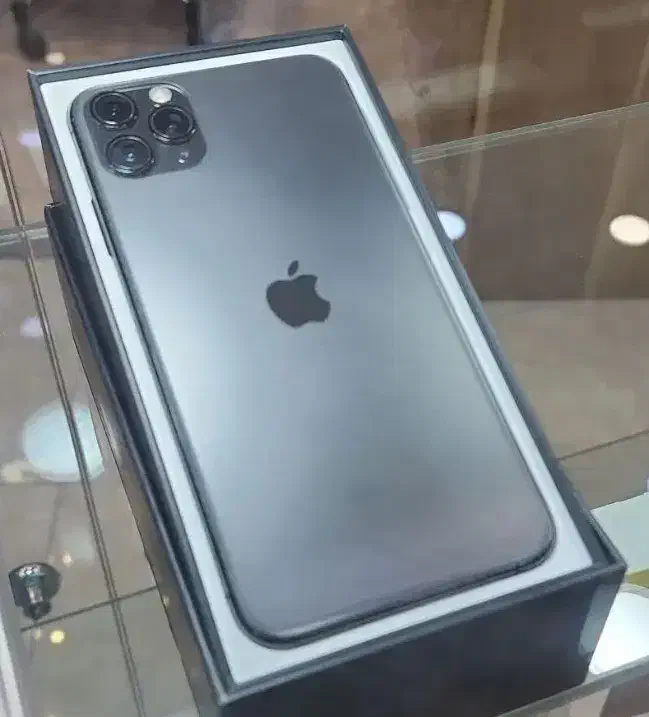 آیفون iphone 11 pro max 256GB|موبایل|اصفهان, چرخاب|دیوار