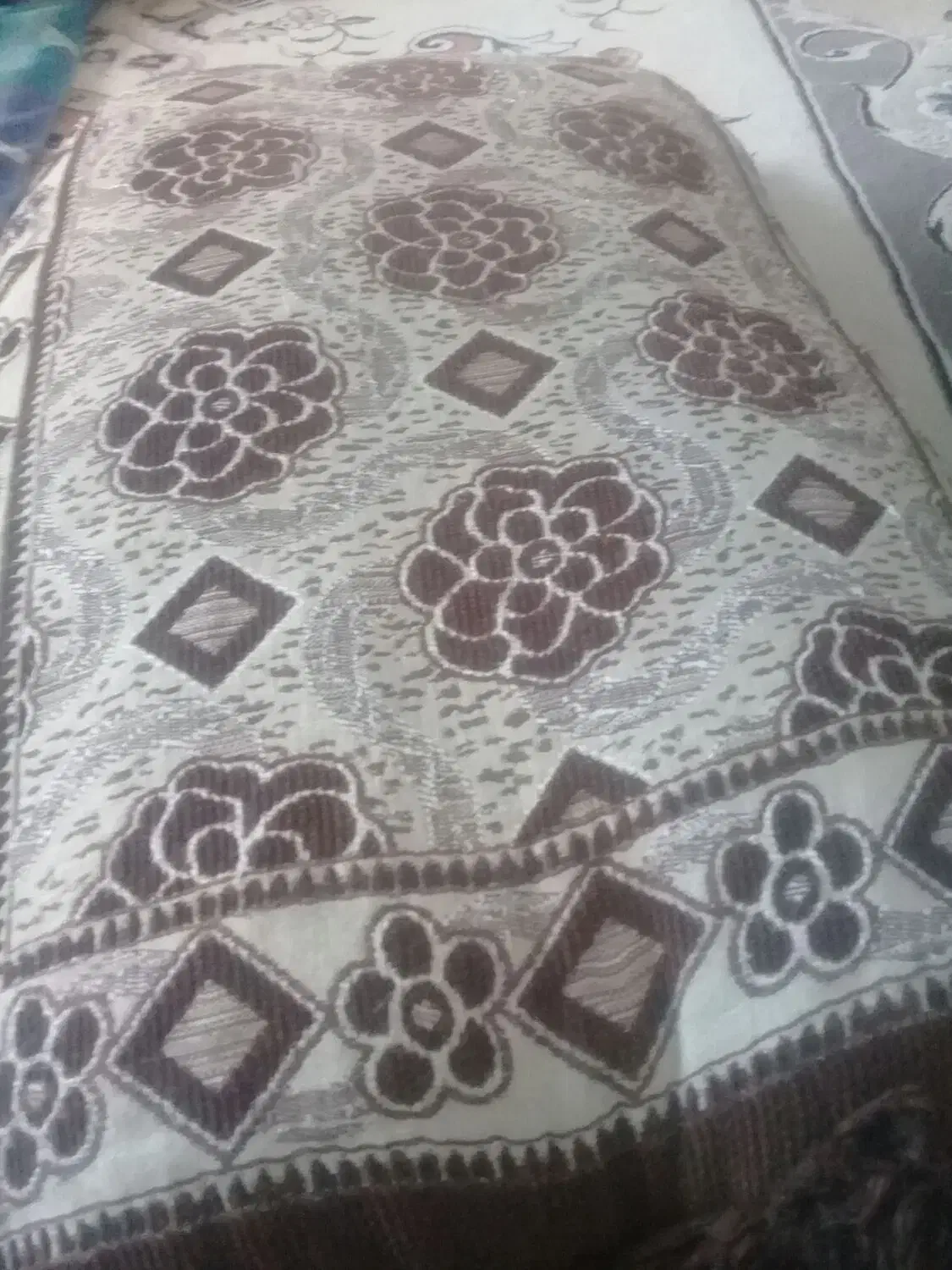 رو بالشتی|روفرشی|سبزوار, کهنه آب|دیوار