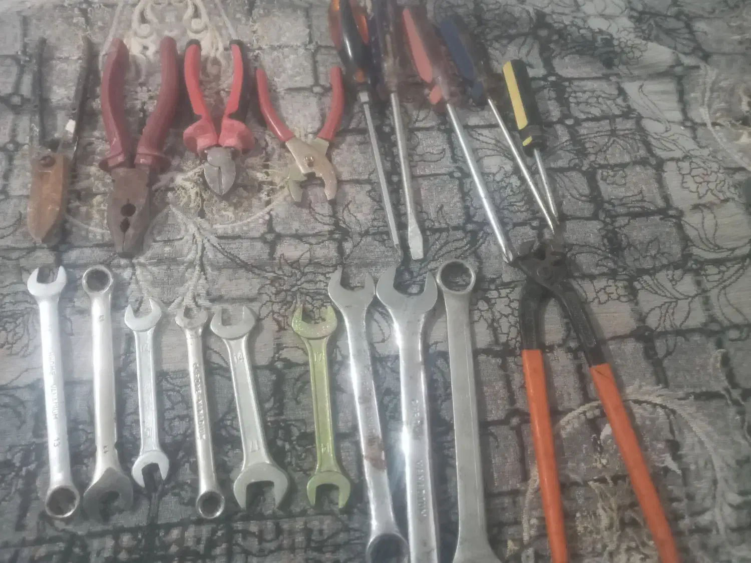 آچار|ابزارآلات|تایباد, |دیوار