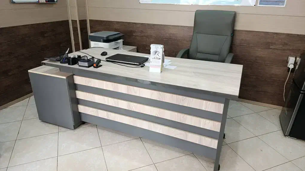 فروش میز و صندلی اداری و مدیریتی در حد نو|مبلمان اداری|بندرعباس, |دیوار