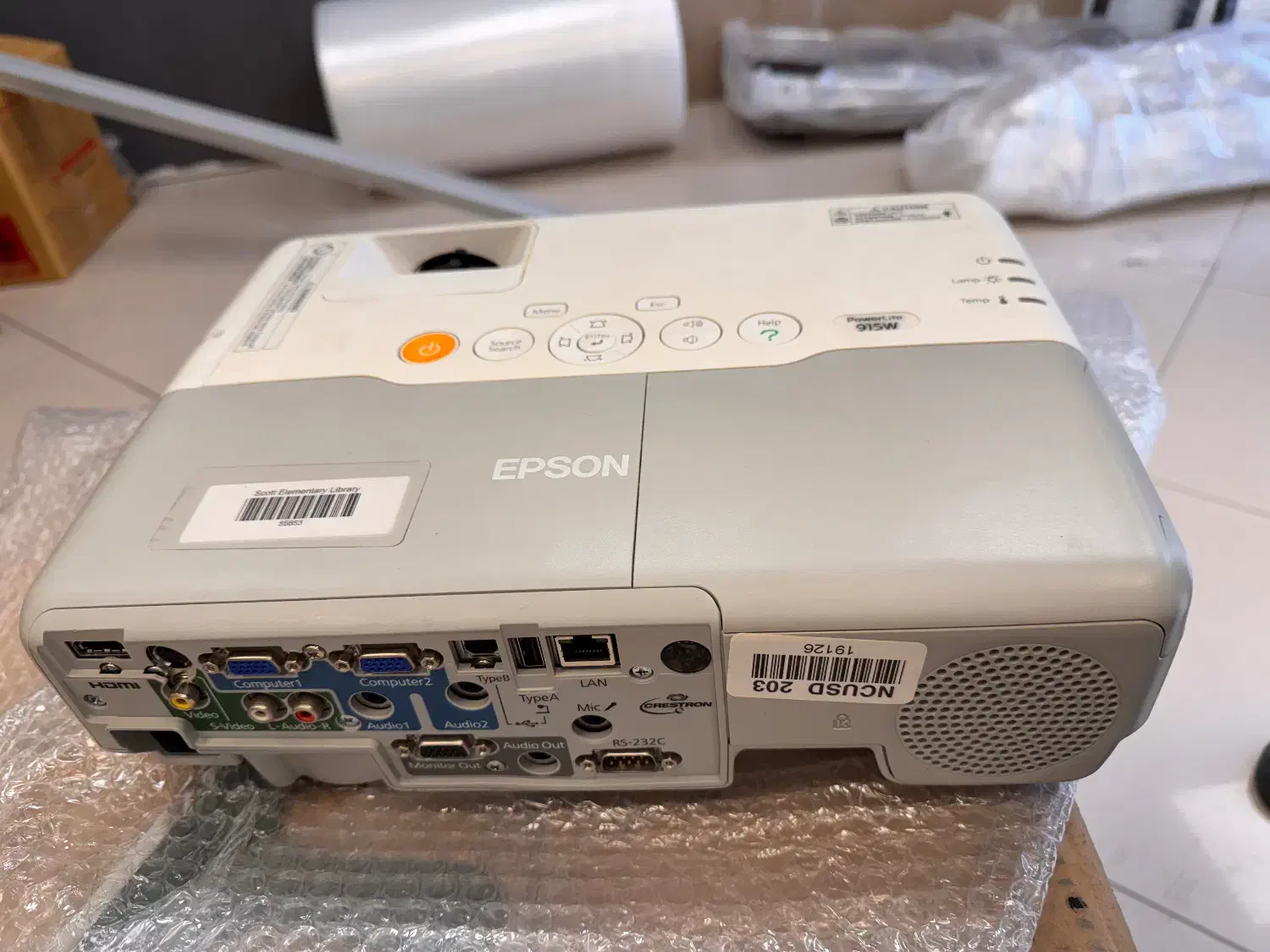 ویدئو پروژکتور مدل 915W epson|تلویزیون و پروژکتور|تهران, میرداماد|دیوار