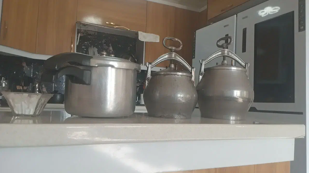 آشپزخانه|ظروف پخت‌وپز|الیگودرز, |دیوار