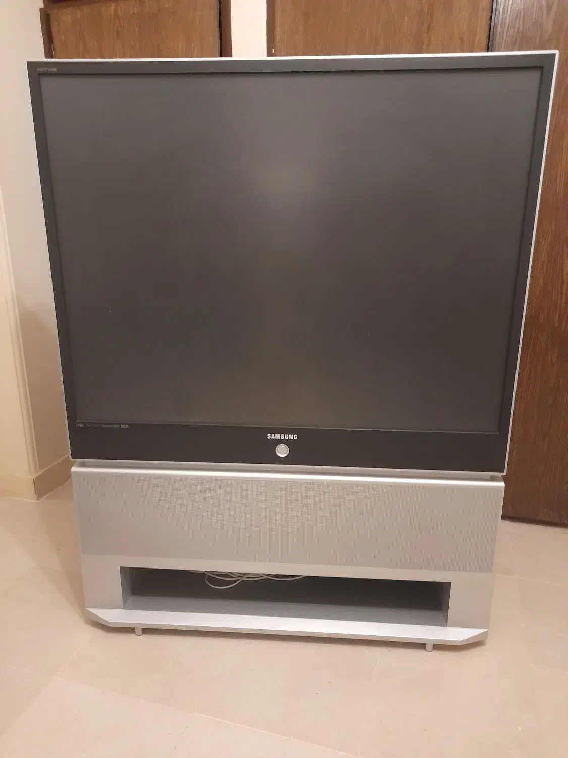 تلویزیون ۶۰|تلویزیون و پروژکتور|ساوه, |دیوار