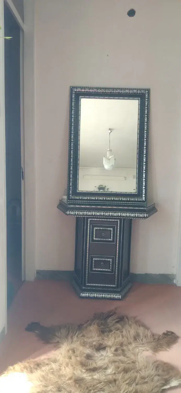 میز و آینه|آینه|شیراز, ریاستی|دیوار