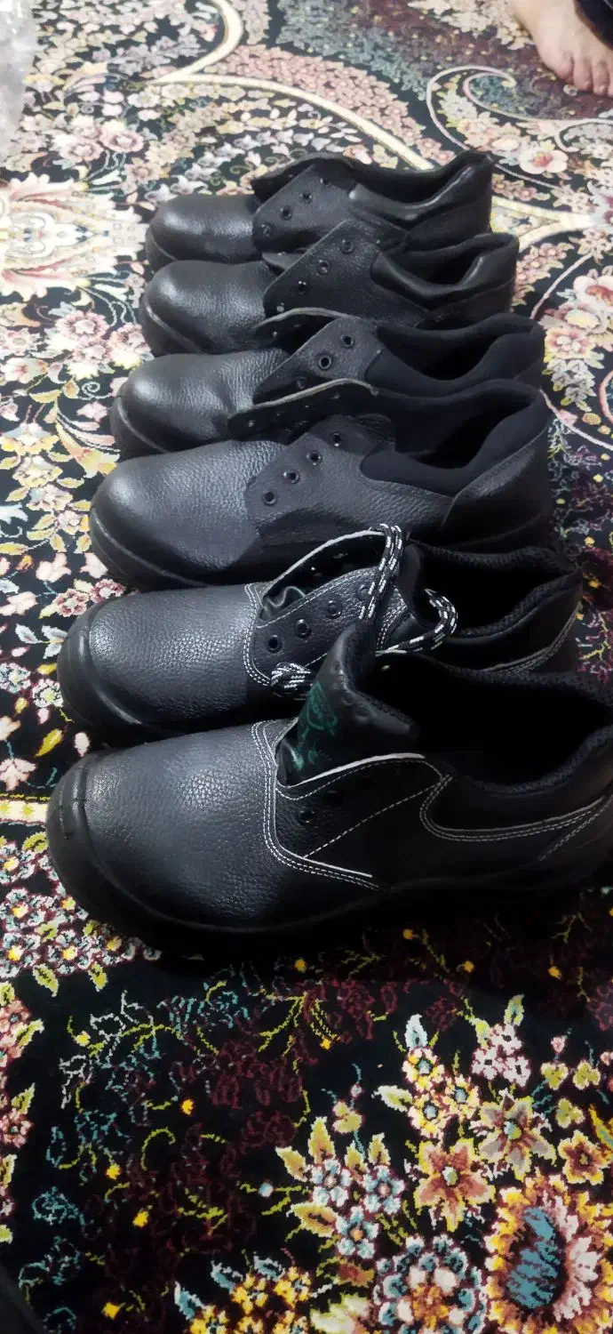 کفش کار|کیف، کفش، کمربند|بشاریات, |دیوار