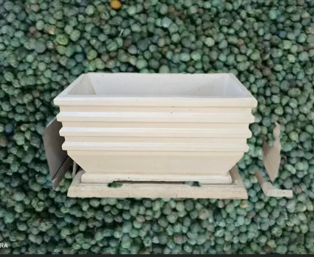 انواع گلدان بتنی و فایبرگلاس و فلاور باکس|خدمات باغبانی و درختکاری|شیراز, دروازه قران|دیوار