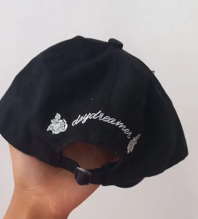 کلاه حلقه دار|لباس|همدان, |دیوار