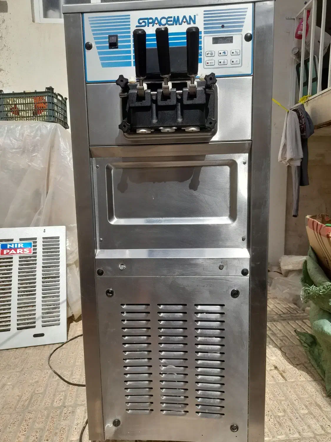 دستگاه بستنیی قیفی تکفاز صفر 2023|کافیشاپ و رستوران|ارومیه, |دیوار