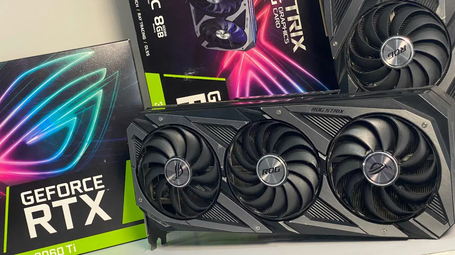 خرید و فروش انواع کارت گرافیک و کامپیوتر|قطعات و لوازم جانبی رایانه|اصفهان, پروین|دیوار