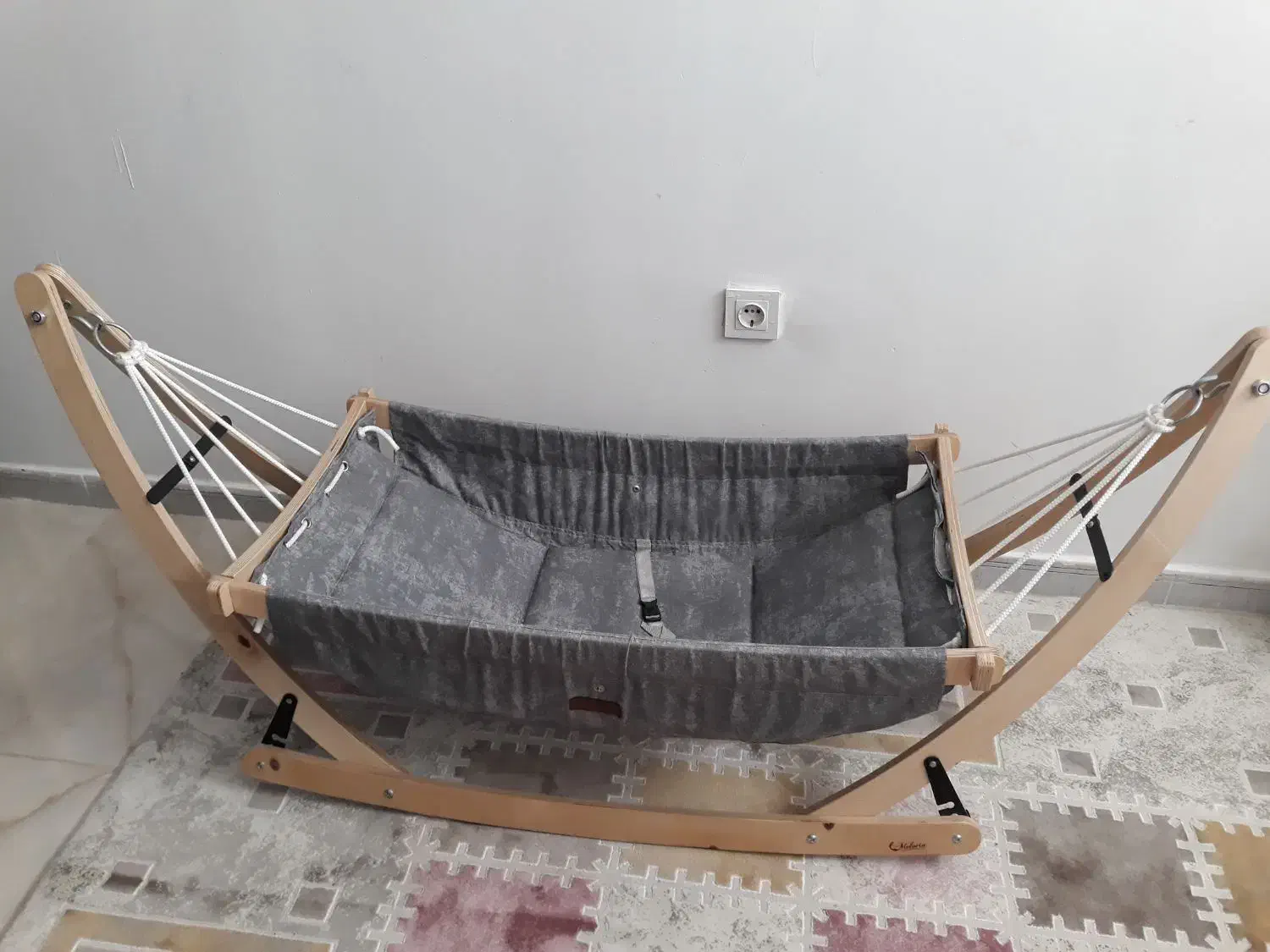 گهواره بانوج ملورین با پشه بند|تخت و صندلی بچه|چناران, |دیوار