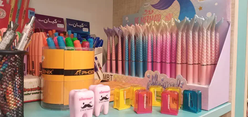 فروش لوازم تحریر نو و فانتزی به علت جمع آوری مغازه|حراج|شیراز, شهرک قمشه|دیوار