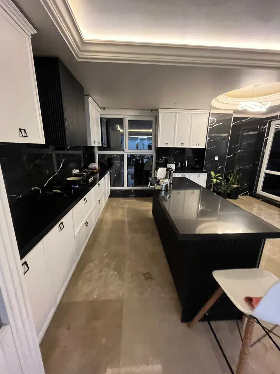 واحد ۱۶۰ متری/دوخواب/قیطریه/ویو مشجر