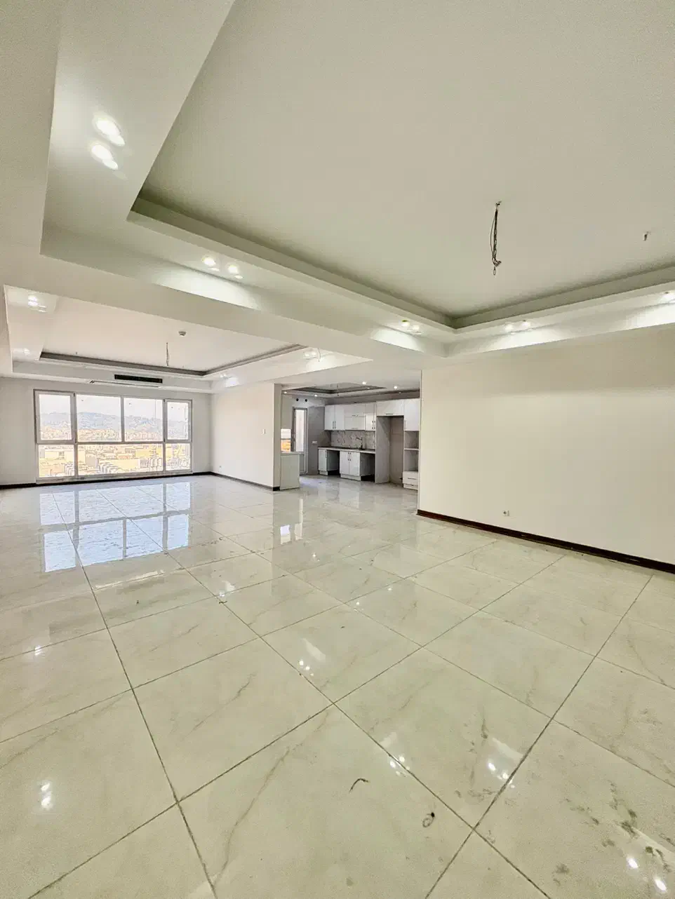 ۱۹۵متر/برج باغ/امکانات هتلینگ/تمدید سالانه/فوری