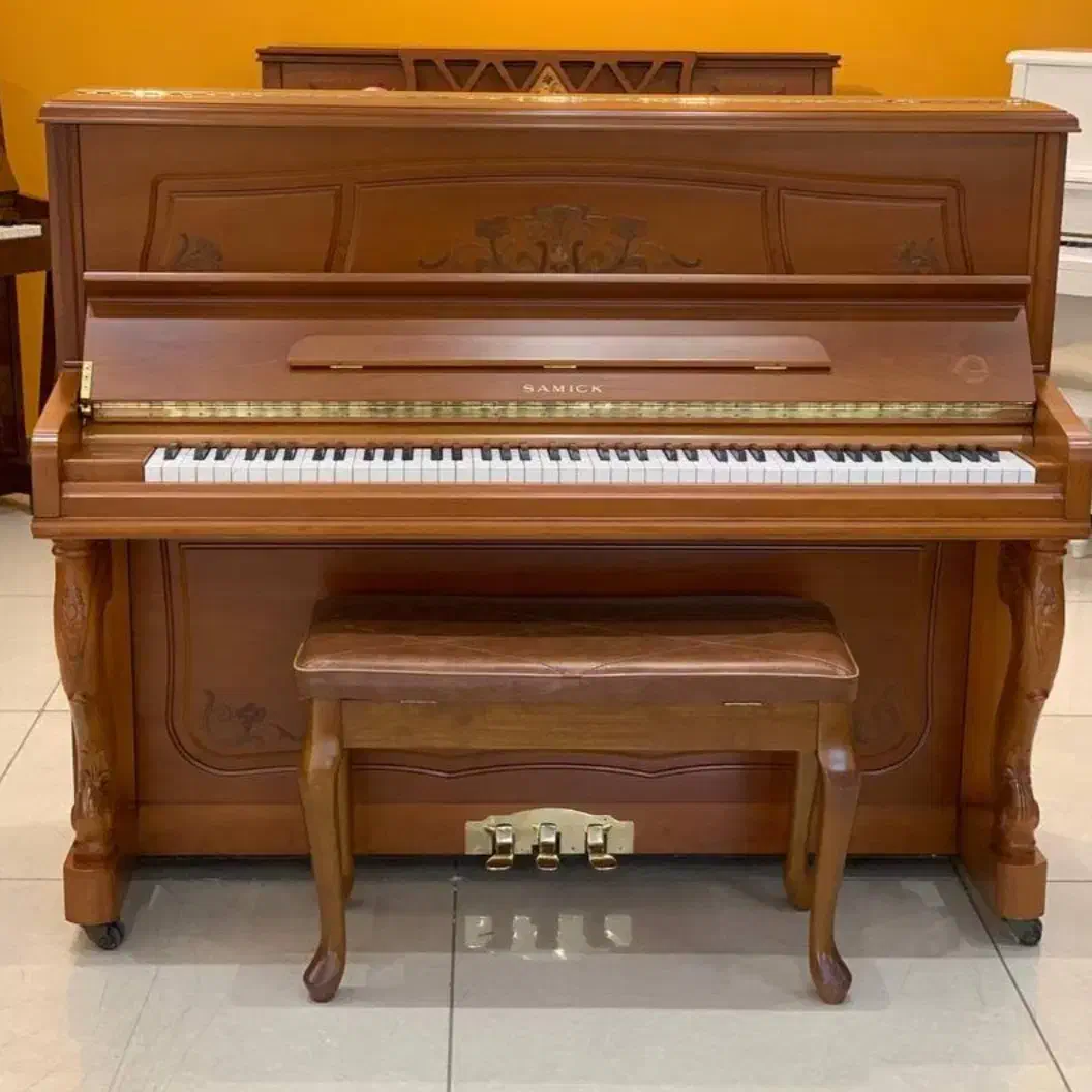 فروش پیانو های آگوستیک و دیجیتال در طرحهای مختلف|پیانو، کیبورد، آکاردئون|تبریز, |دیوار