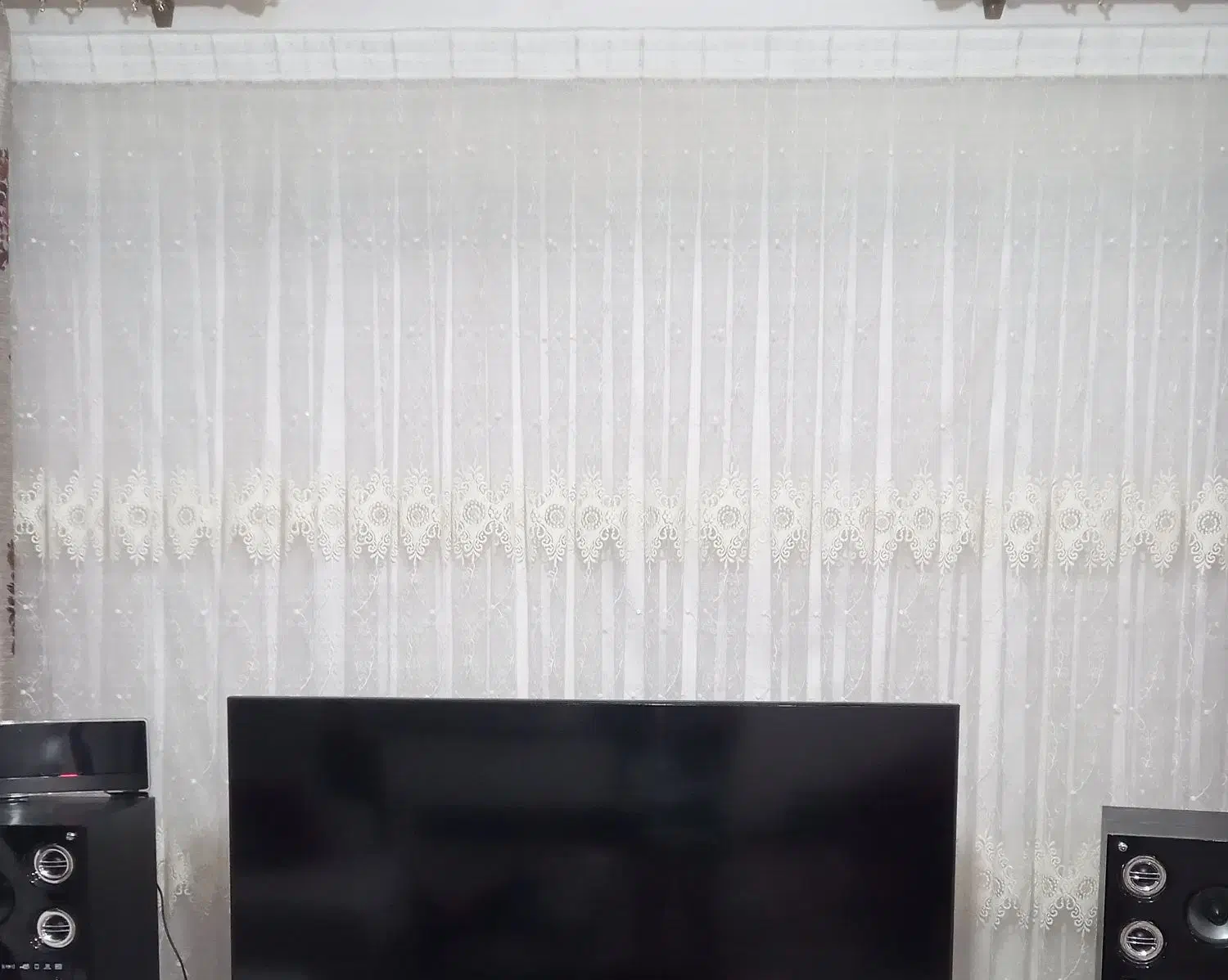 پرده|پرده، رانر، رومیزی|اقبالیه, |دیوار